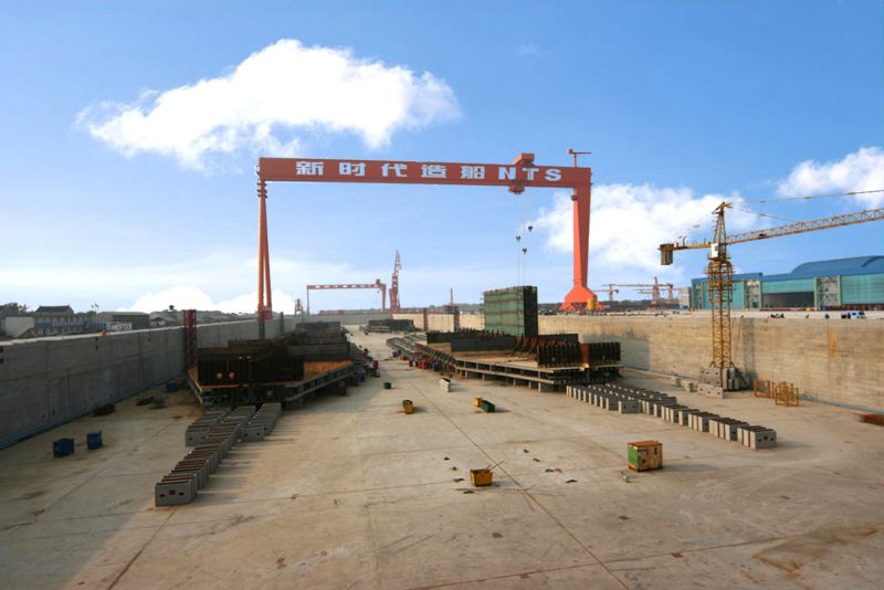 3、江蘇新時(shí)代三十萬(wàn)噸級(jí)船塢（588m×106m）.jpg